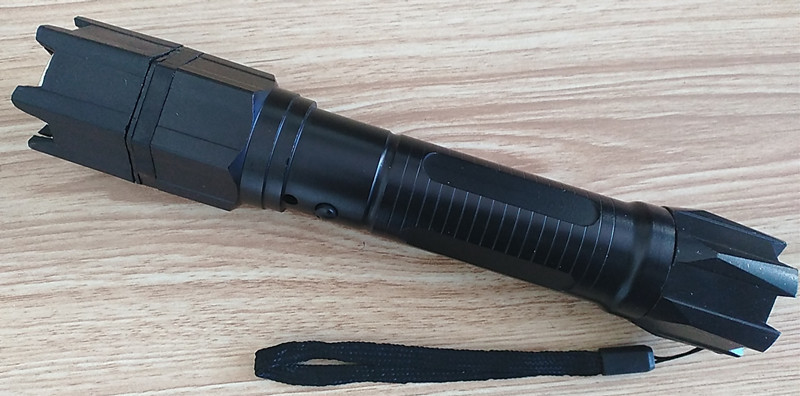 不要為了自己的好奇心來測試防身器材